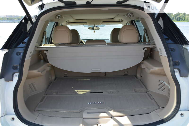 Позашляховик / Кросовер Nissan Rogue 2015 в Києві