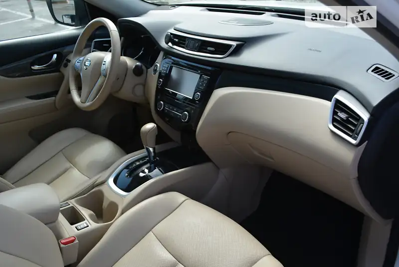 Внедорожник / Кроссовер Nissan Rogue 2015 в 
