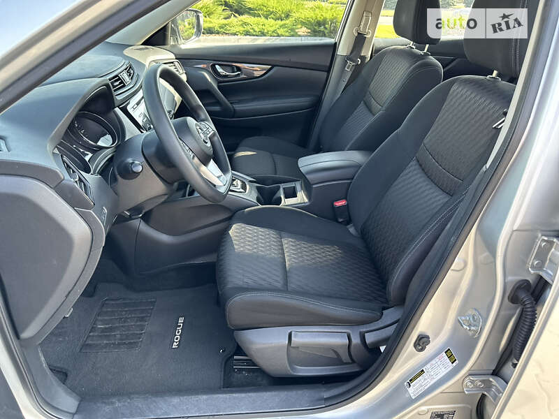 Позашляховик / Кросовер Nissan Rogue 2017 в Черкасах