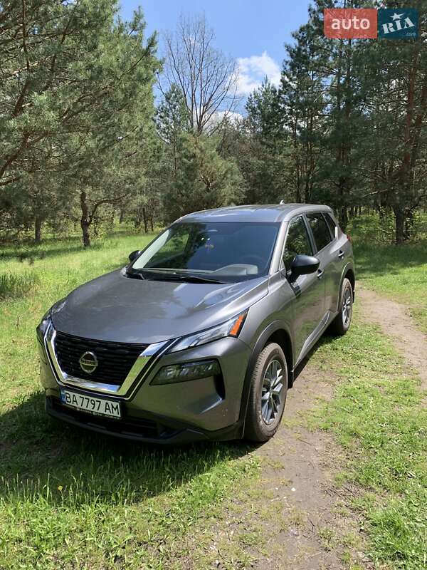Позашляховик / Кросовер Nissan Rogue 2020 в 