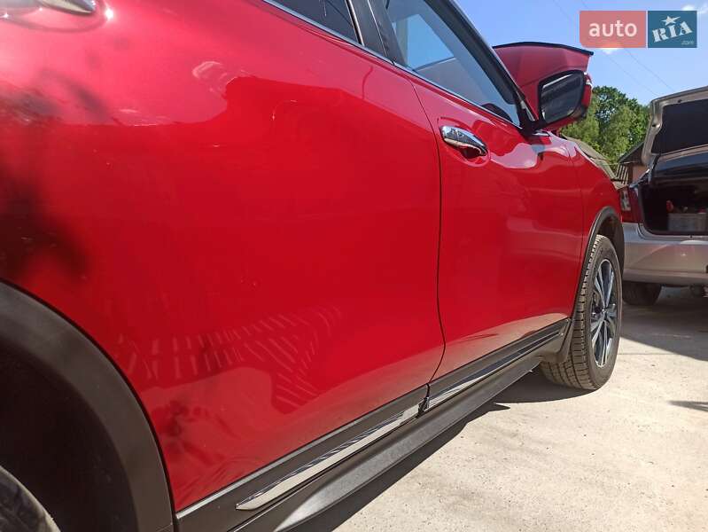 Внедорожник / Кроссовер Nissan Rogue 2017 в Романове