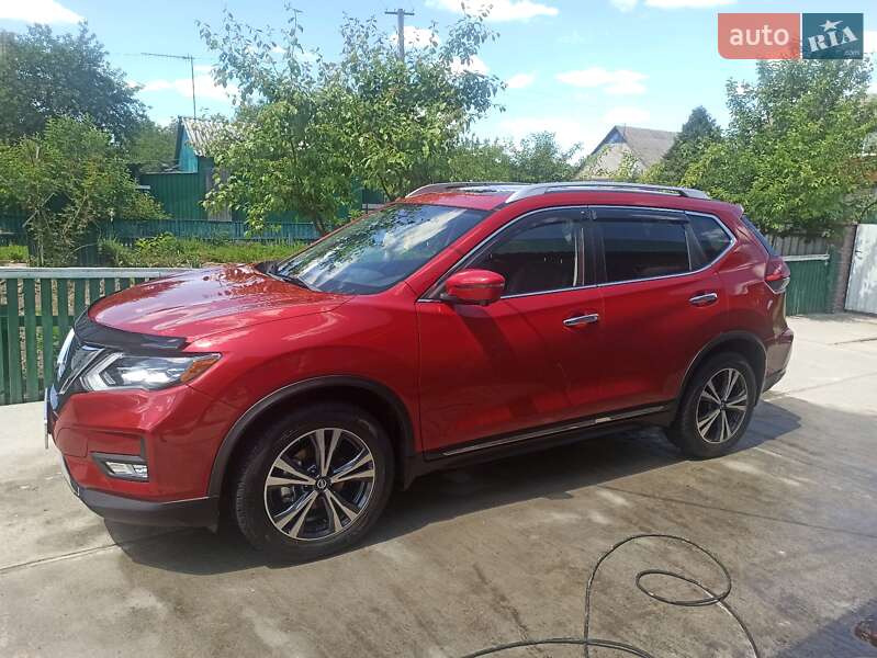 Внедорожник / Кроссовер Nissan Rogue 2017 в Романове