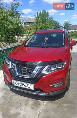 Внедорожник / Кроссовер Nissan Rogue 2017 в Романове