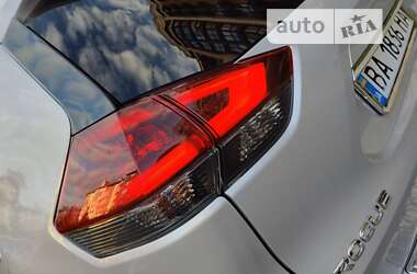 Внедорожник / Кроссовер Nissan Rogue 2018 в 