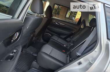 Внедорожник / Кроссовер Nissan Rogue 2018 в 