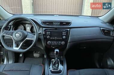 Позашляховик / Кросовер Nissan Rogue 2017 в 
