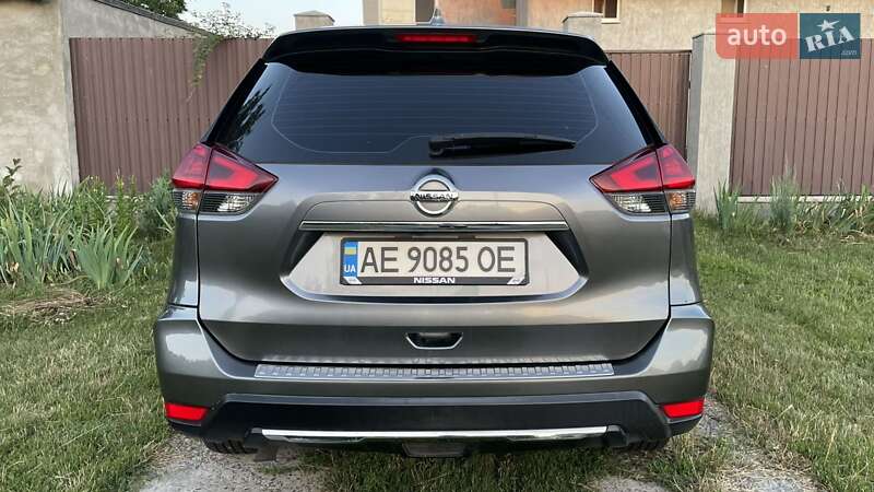 Позашляховик / Кросовер Nissan Rogue 2017 в Петровому