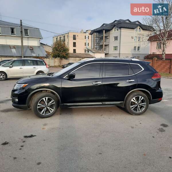 Позашляховик / Кросовер Nissan Rogue 2017 в Рівному