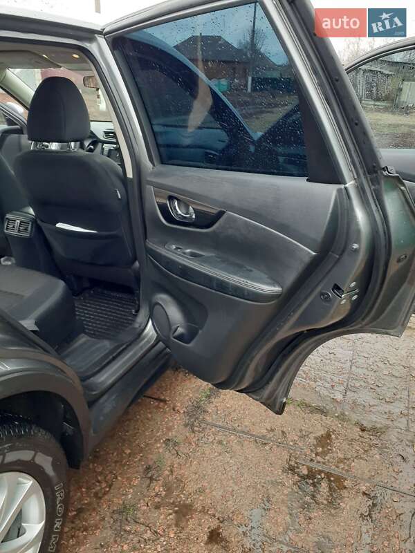 Внедорожник / Кроссовер Nissan Rogue 2018 в Глухове