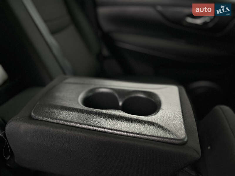 Позашляховик / Кросовер Nissan Rogue 2018 в Івано-Франківську