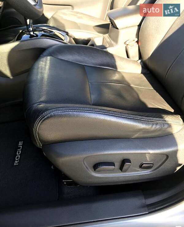 Позашляховик / Кросовер Nissan Rogue 2015 в Черкасах