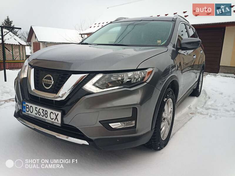 Позашляховик / Кросовер Nissan Rogue 2017 в Тернополі