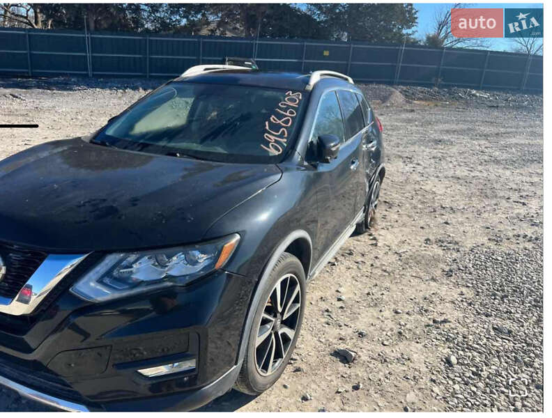 Позашляховик / Кросовер Nissan Rogue 2018 в Рівному