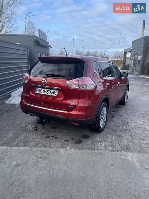 Позашляховик / Кросовер Nissan Rogue 2014 в Ратному