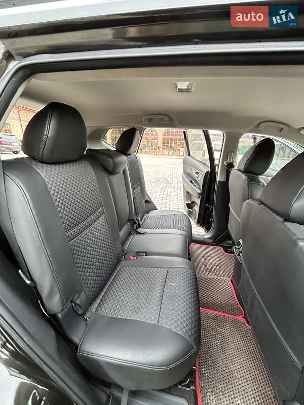 Позашляховик / Кросовер Nissan Rogue 2015 в Бережанах