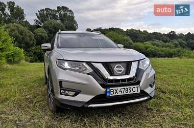 Внедорожник / Кроссовер Nissan Rogue 2017 в 