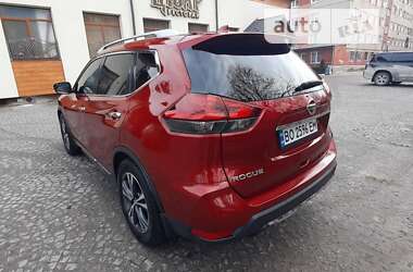 Внедорожник / Кроссовер Nissan Rogue 2017 в Тернополе