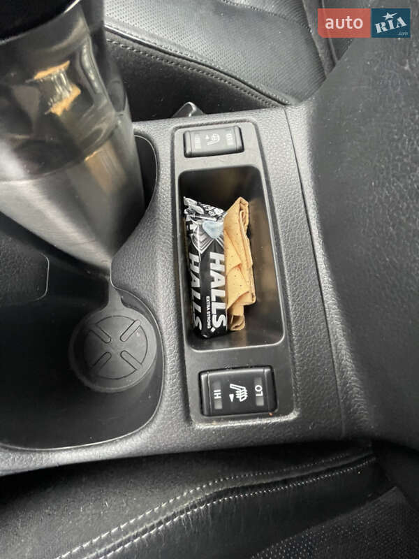 Позашляховик / Кросовер Nissan Rogue 2016 в Львові