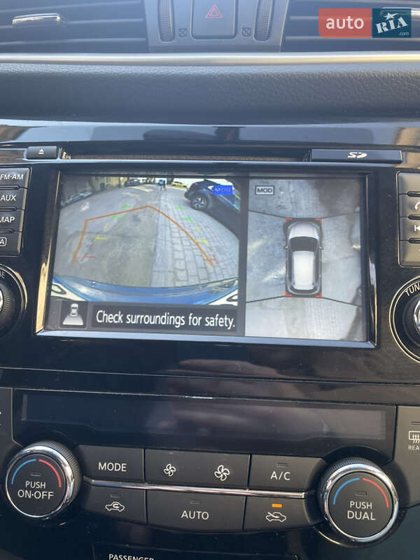 Позашляховик / Кросовер Nissan Rogue 2016 в Львові