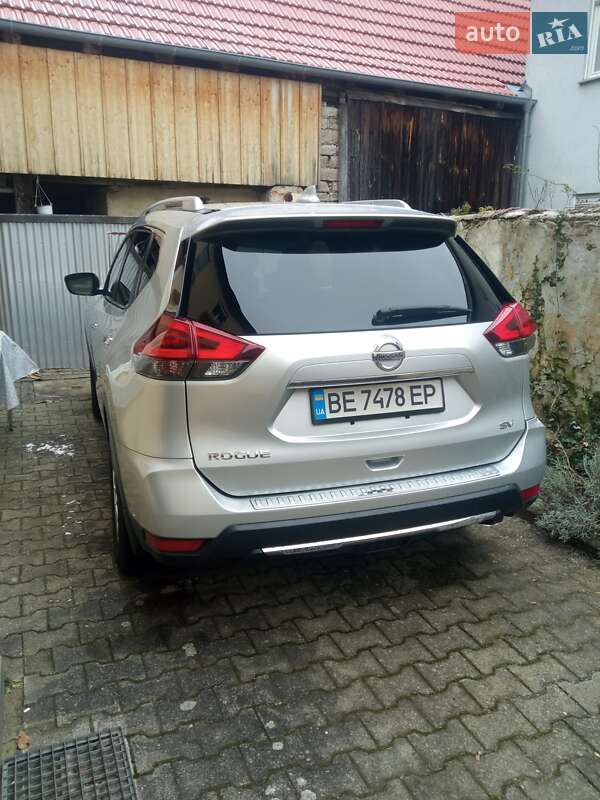 Позашляховик / Кросовер Nissan Rogue 2018 в Львові