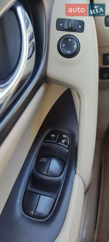 Позашляховик / Кросовер Nissan Rogue 2014 в Одесі