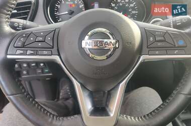 Внедорожник / Кроссовер Nissan Rogue 2018 в 
