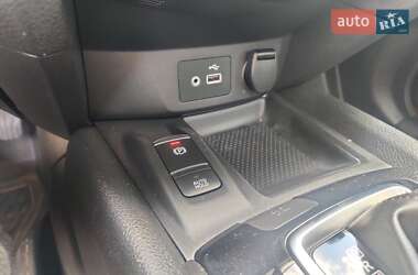 Внедорожник / Кроссовер Nissan Rogue 2018 в 