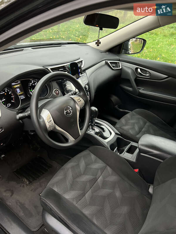 Внедорожник / Кроссовер Nissan Rogue 2016 в Мукачево