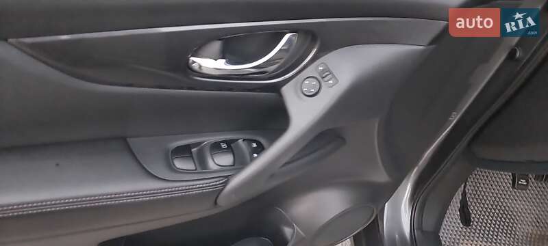 Позашляховик / Кросовер Nissan Rogue 2017 в Томашполі