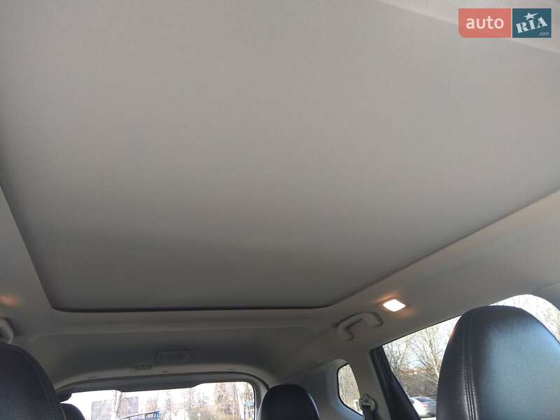 Внедорожник / Кроссовер Nissan Rogue 2017 в Виннице