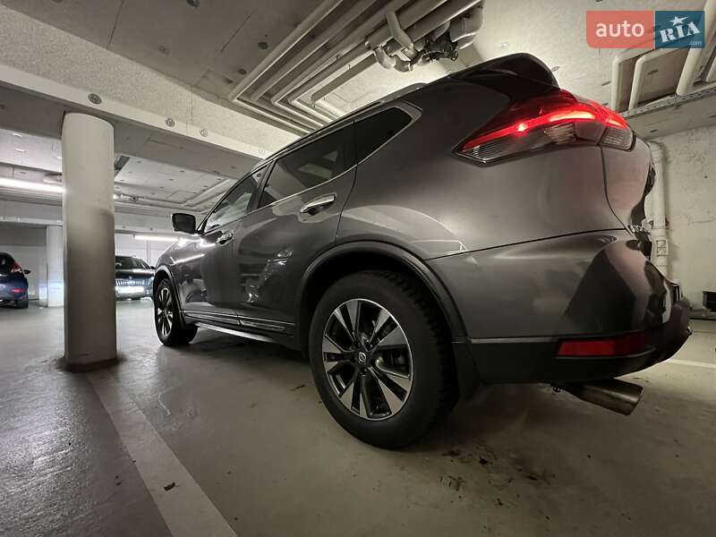Позашляховик / Кросовер Nissan Rogue 2017 в Одесі