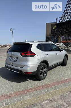 Внедорожник / Кроссовер Nissan Rogue 2017 в Харькове