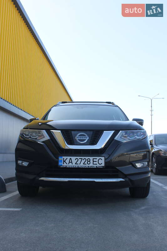 Позашляховик / Кросовер Nissan Rogue 2017 в Києві