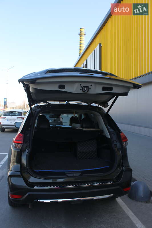 Позашляховик / Кросовер Nissan Rogue 2017 в Києві