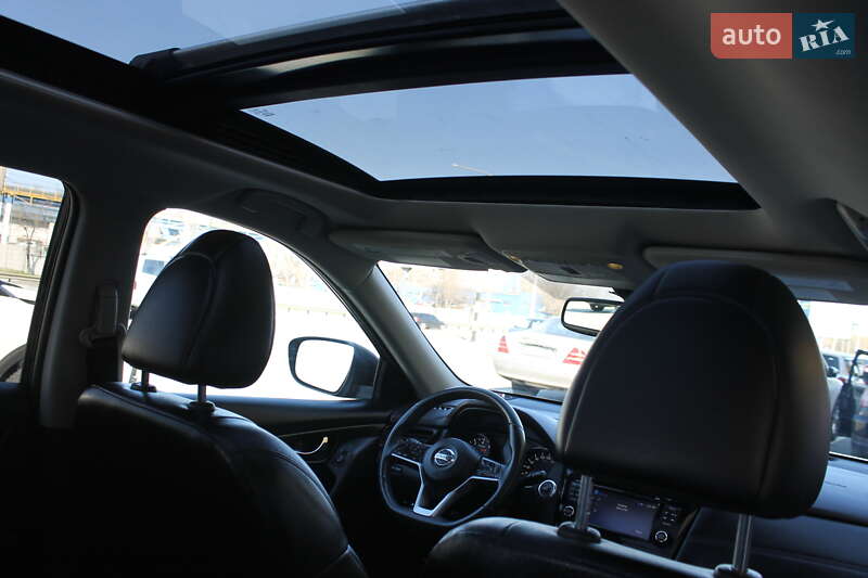 Позашляховик / Кросовер Nissan Rogue 2017 в Києві