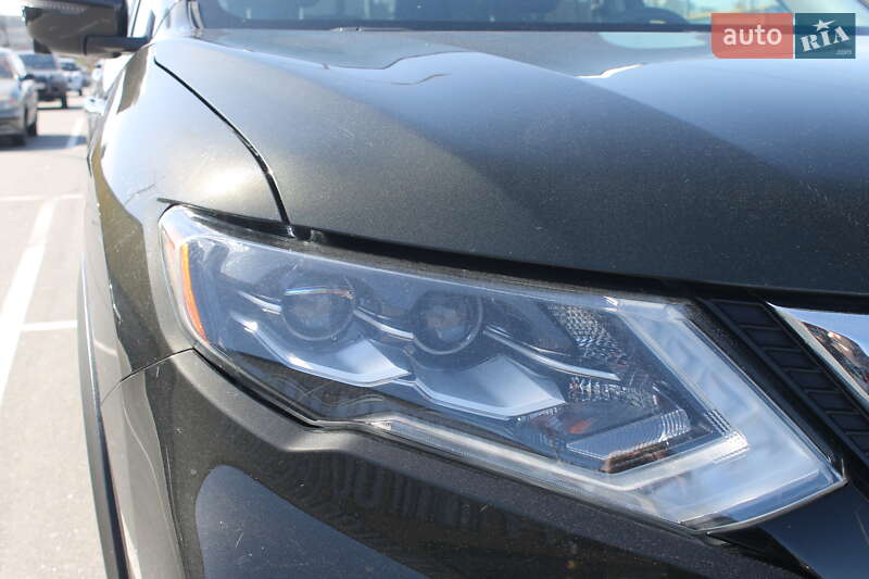 Позашляховик / Кросовер Nissan Rogue 2017 в Києві