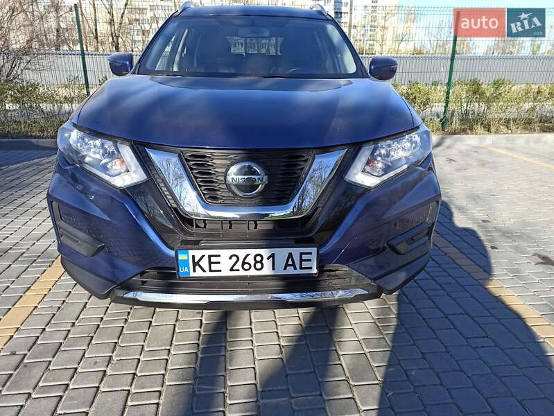 Внедорожник / Кроссовер Nissan Rogue 2018 в Каменском