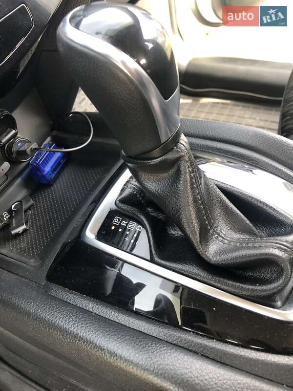 Позашляховик / Кросовер Nissan Rogue 2017 в Сокалі