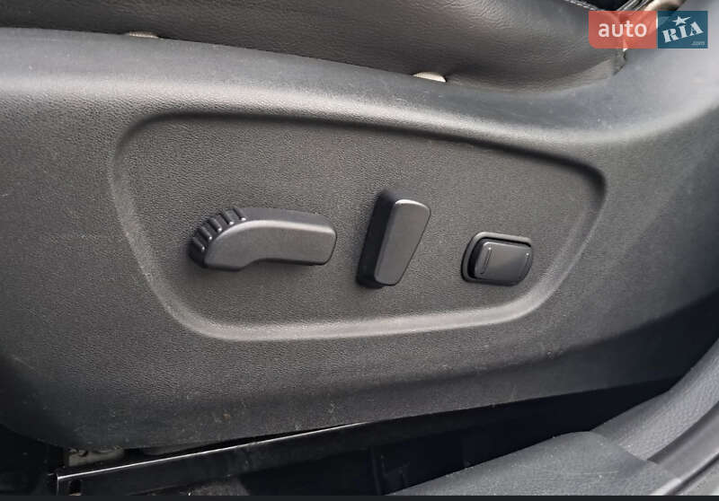 Позашляховик / Кросовер Nissan Rogue 2015 в Миколаєві