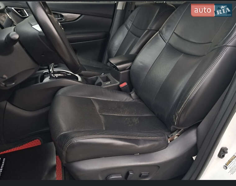 Позашляховик / Кросовер Nissan Rogue 2015 в Миколаєві