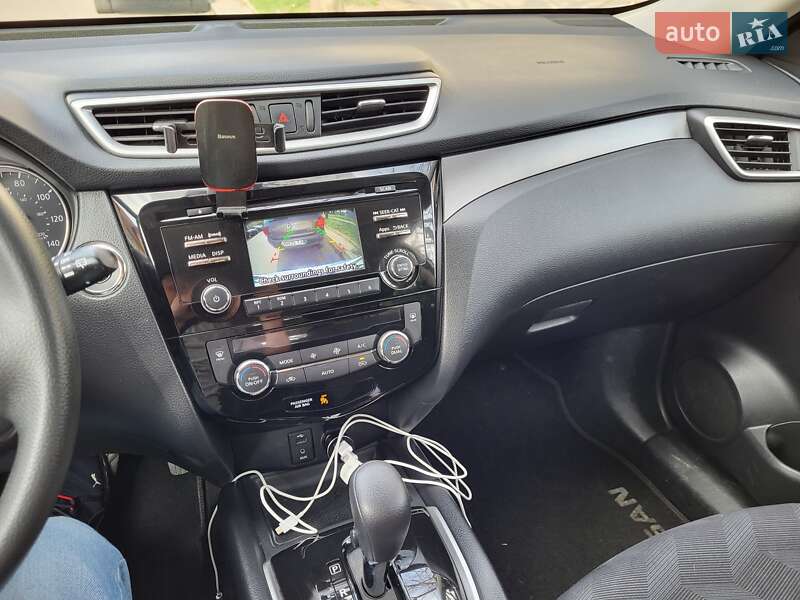 Внедорожник / Кроссовер Nissan Rogue 2015 в Киеве