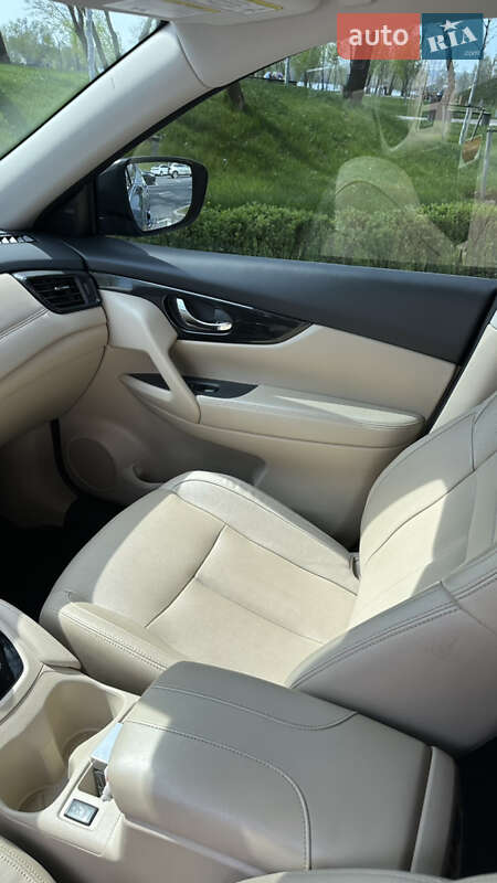 Позашляховик / Кросовер Nissan Rogue 2017 в Києві