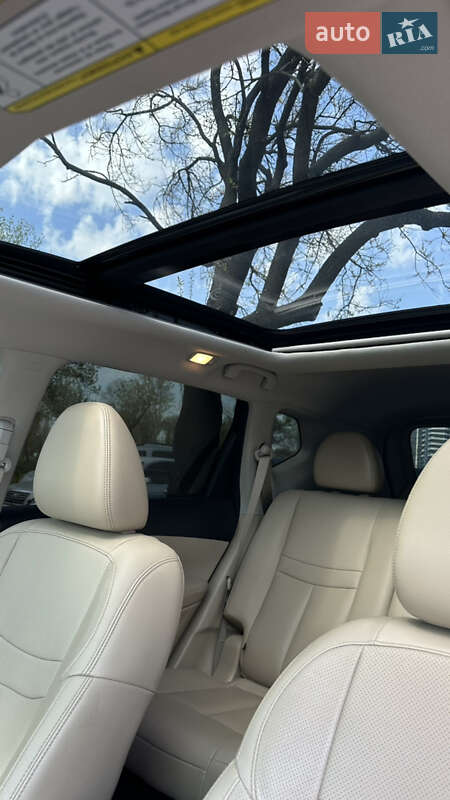 Позашляховик / Кросовер Nissan Rogue 2017 в Києві