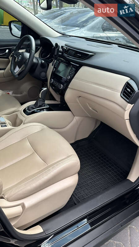 Позашляховик / Кросовер Nissan Rogue 2017 в Києві