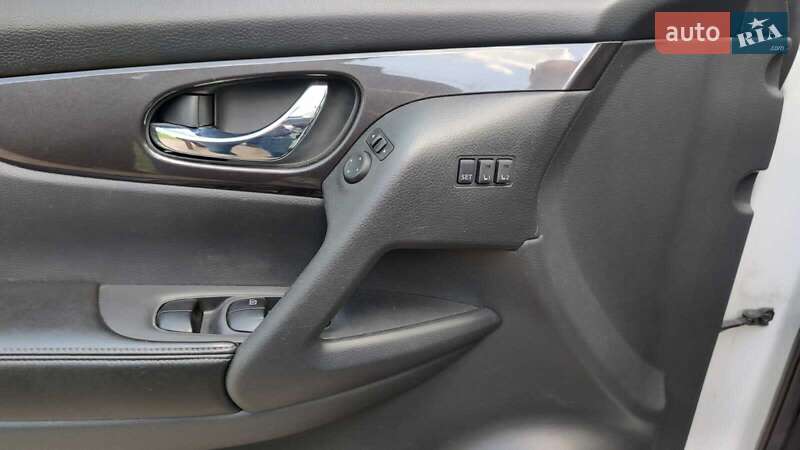 Внедорожник / Кроссовер Nissan Rogue 2018 в Запорожье