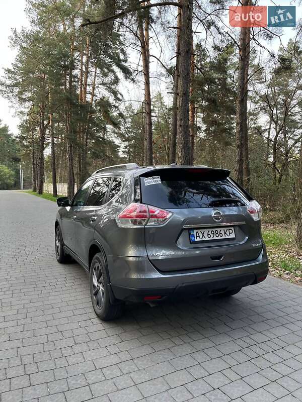 Внедорожник / Кроссовер Nissan Rogue 2016 в Харькове