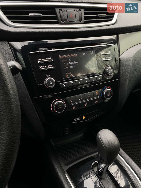 Позашляховик / Кросовер Nissan Rogue 2016 в Миколаєві