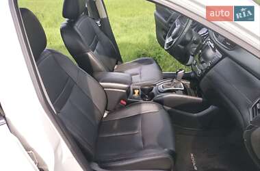 Внедорожник / Кроссовер Nissan Rogue 2018 в 