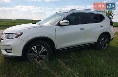 Внедорожник / Кроссовер Nissan Rogue 2018 в 