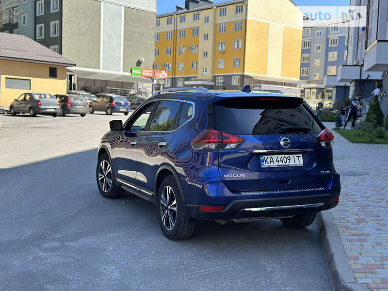 Внедорожник / Кроссовер Nissan Rogue 2017 в Ирпене